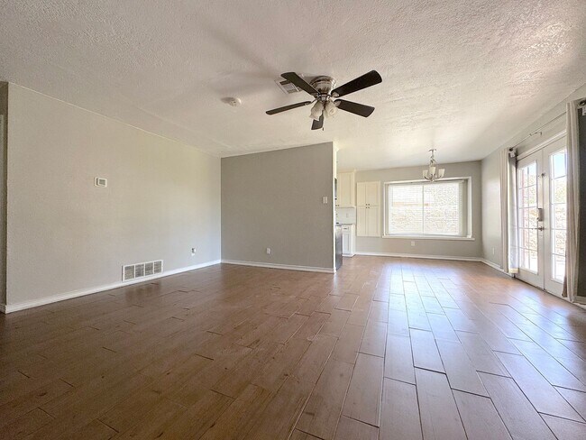 Foto del edificio - West El Paso 3 bed refrig A/C Home