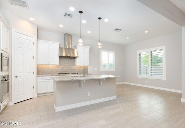 Building Photo - Beautiful 2018 Home in Tierra Del Rio!