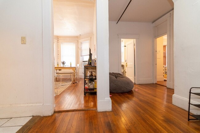 Photo - Great Three bed in Packards corner Apartment