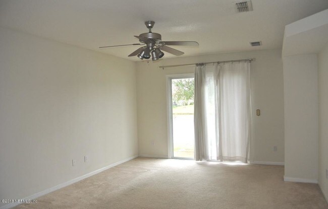 Foto del edificio - 1540 Vineland Cir