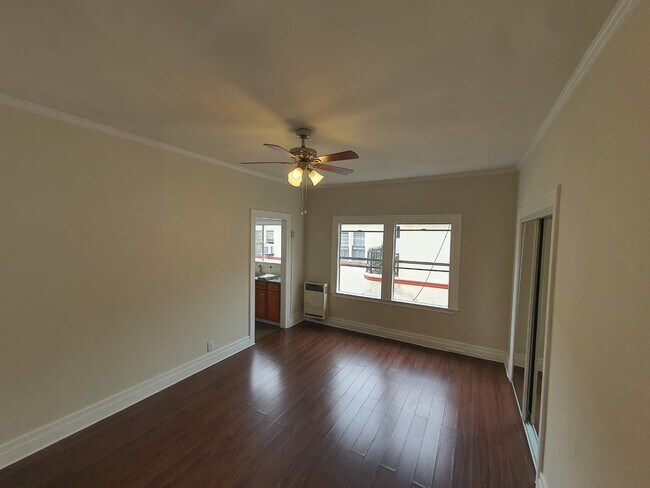 Building Photo - 2320 Ocean View Ave