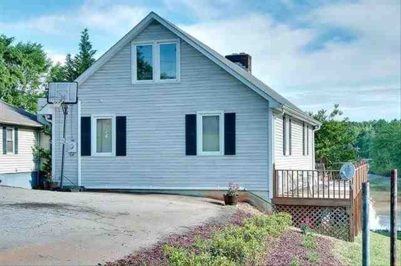 Primary Photo - 130 Coates Rd