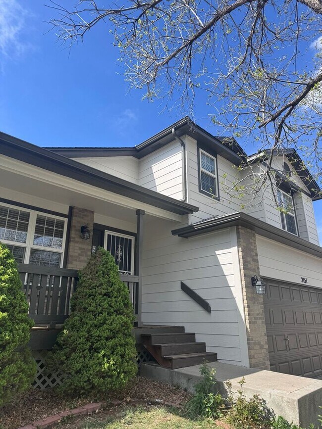 Building Photo - Spacious 5BR House in Aurora