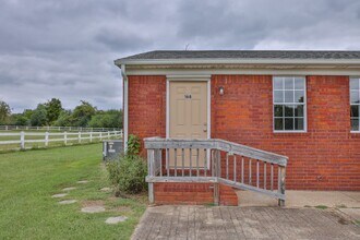 Building Photo - 168 Clifton St