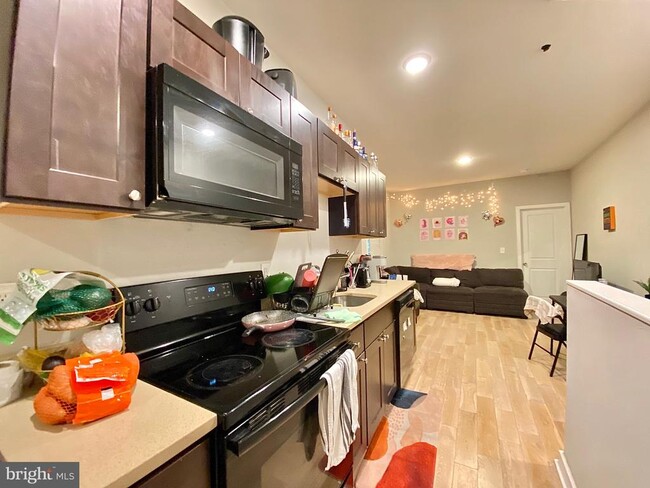 Building Photo - 2020 N Carlisle St