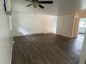 Building Photo - 505 S Poplar St