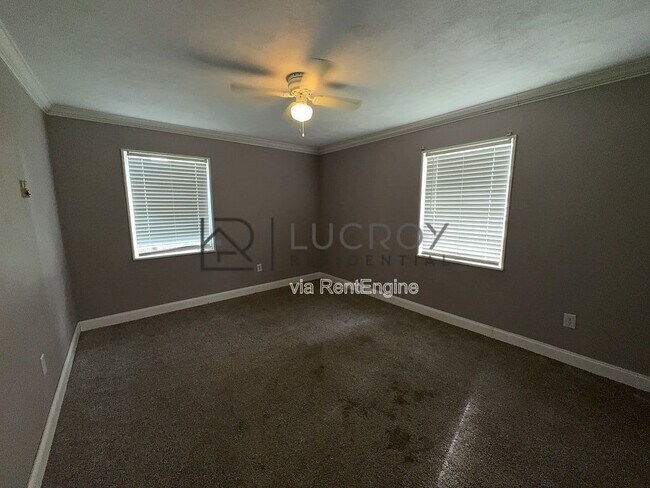 Foto del edificio - 3030 Oak Forest Dr