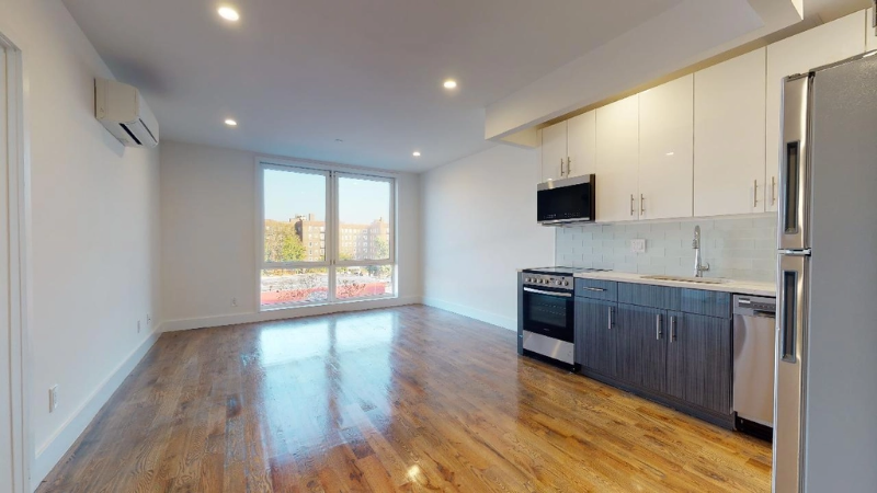 Foto principal - 13826 Queens Blvd