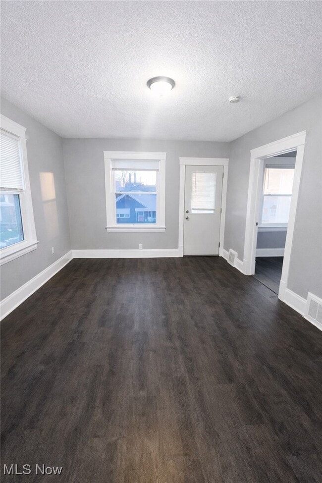 Building Photo - 4415 Pearse Ave