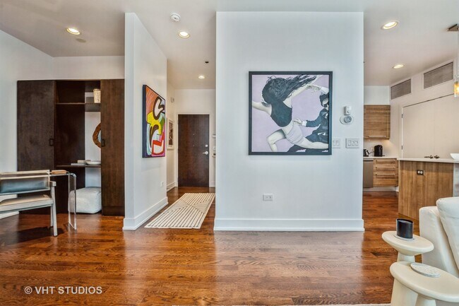 Building Photo - 110 W Superior St