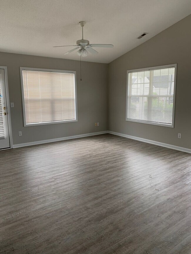 Building Photo - Wonderful 3BR 2BA home in Ogden area of Wi...