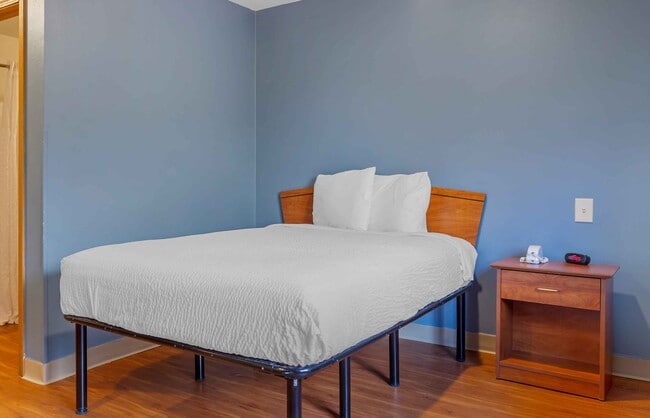 Building Photo - Furnished Studio-Fayetteville - West