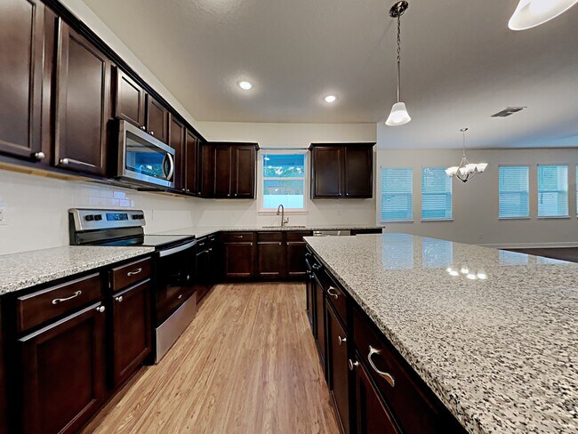 Building Photo - 1312 Mount Logan Dr