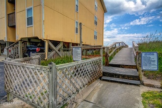 Building Photo - 918 N New River Dr