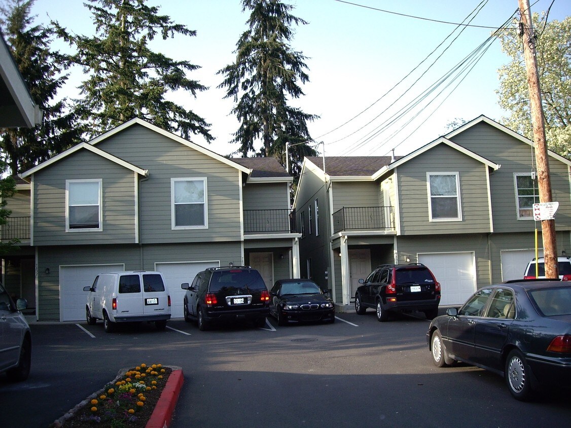 Primary Photo - 7820-7838 SE Otty St