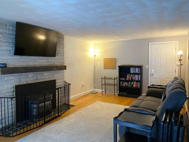 Sala de estar - 24 Riverdale Ave