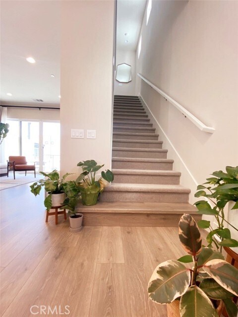 Building Photo - 154 Mirth
