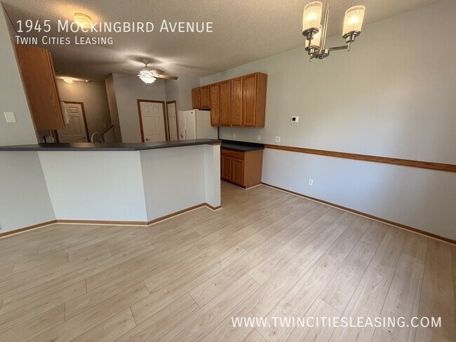 Building Photo - 1945 Mockingbird Ave