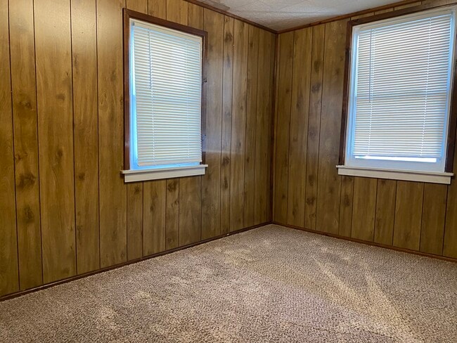 Bedroom - 401 N Baltimore Ave