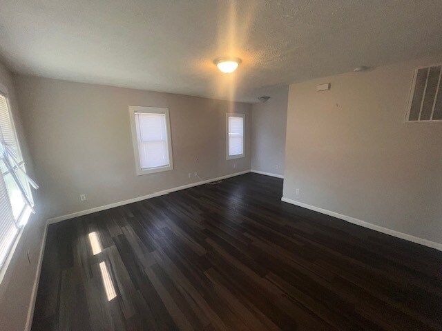 Foto del edificio - 4008 E 30th St