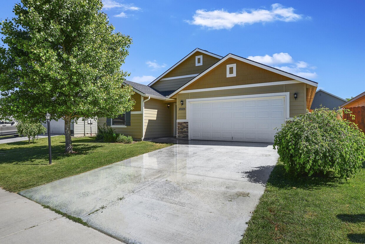 Primary Photo - 10025 W Lillywood Dr
