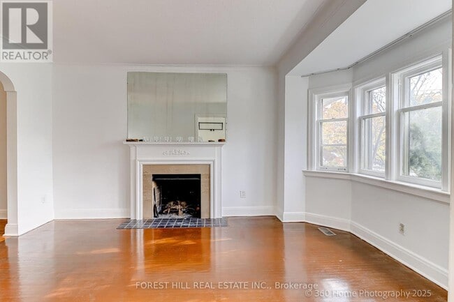 Photo du bâtiment - 192 Roe Ave