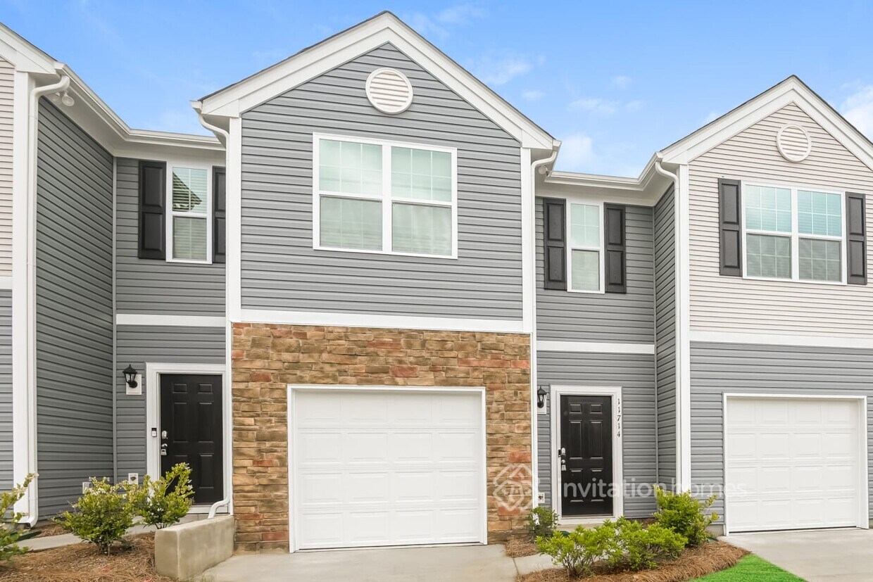 11714 Brier Vlg Ln, Charlotte, NC 28262 House Rental in Charlotte, NC