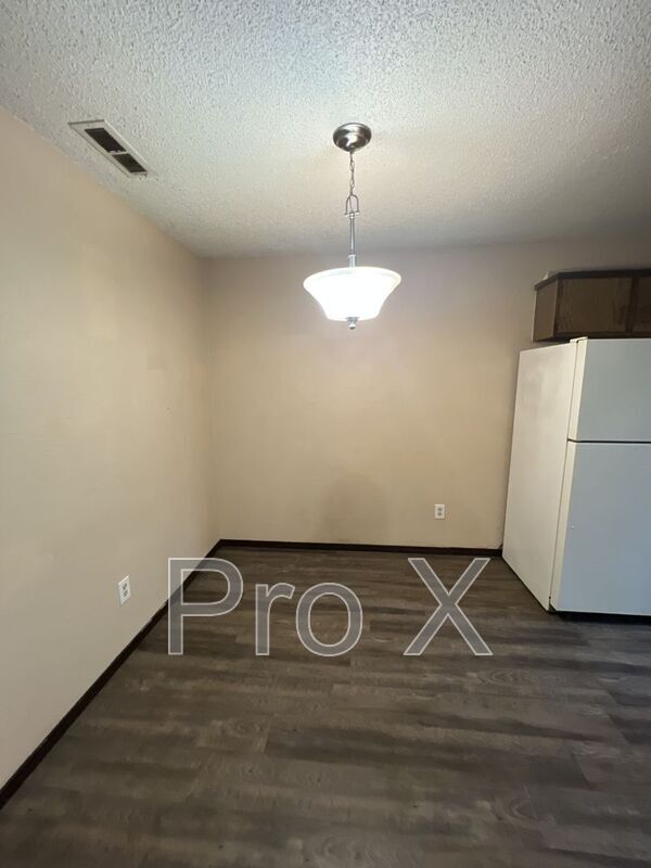 Foto del edificio - 3121 E 12th St