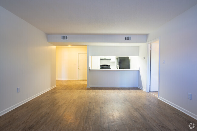 2BR,2BA 958 SqFt Renovations in progress! | Elevate at 604 West | Fort Walton Beach FL - Elevate at 604 West