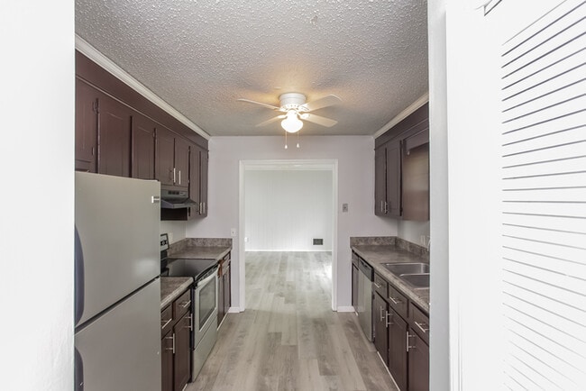 Foto del edificio - 101 Serpentine Rd