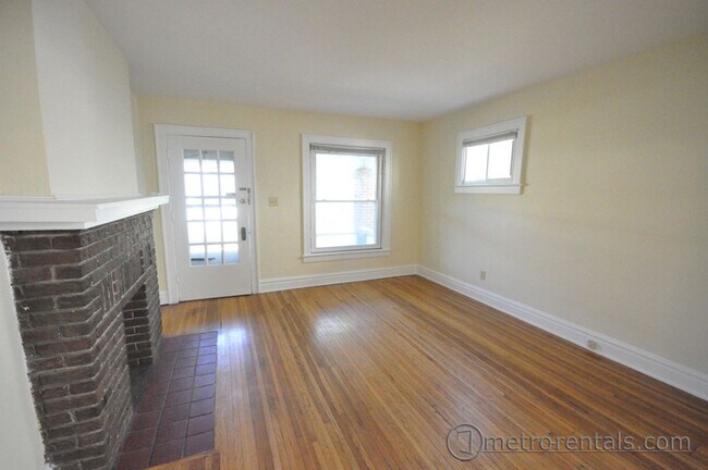 Building Photo - 2682-2684 Hibbert Avenue