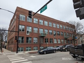 Building Photo - 1701 N Damen Ave