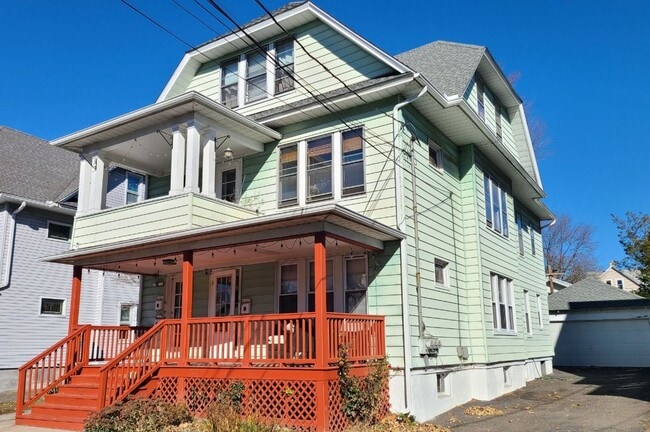 82-86 Harborview Ave - 82-86 Harborview Ave Apartment