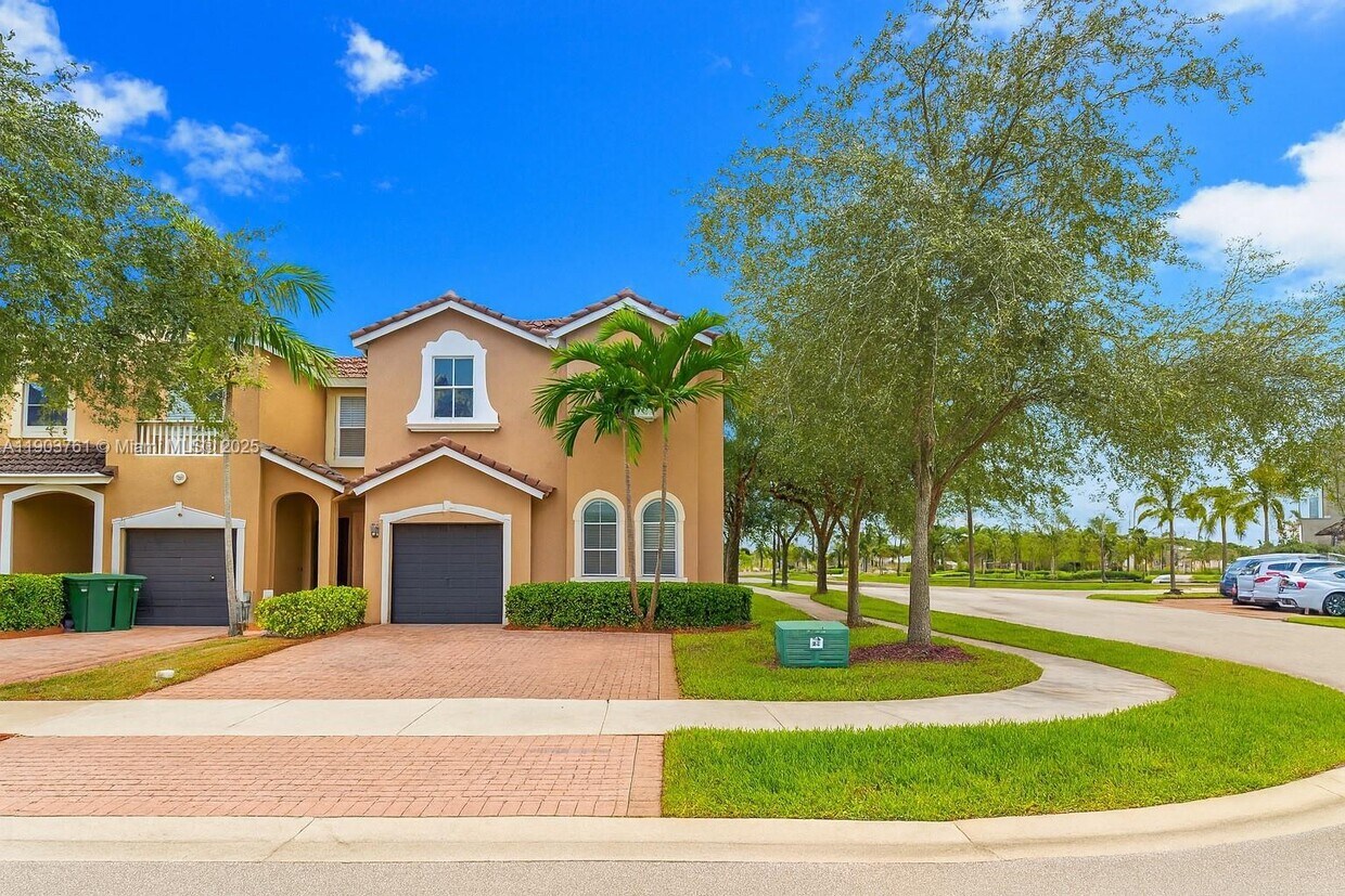 Foto principal - 2417 SE 14th St