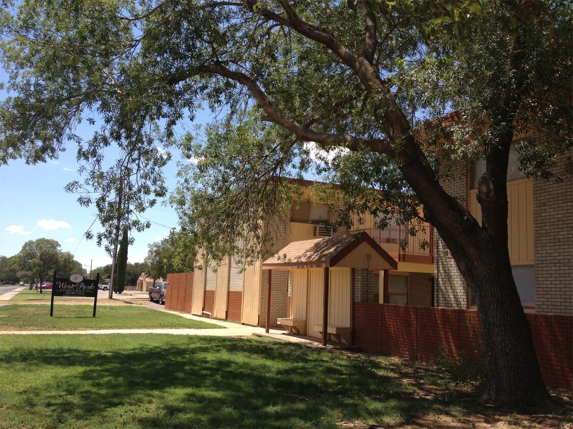 2928 W Louisiana Ave, Midland, TX 79701 Room for Rent in Midland, TX