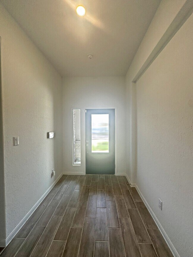 Foto del edificio - 14134 Roller Mls