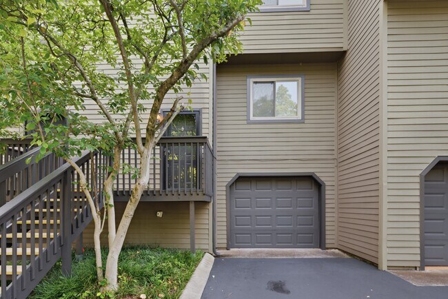 Garaje individual adjunto - 254 Summit Ridge Dr