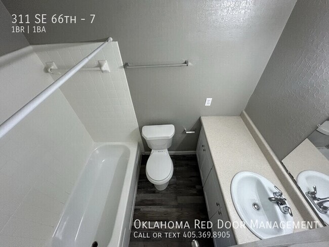 Building Photo - 311 SE 66th-7