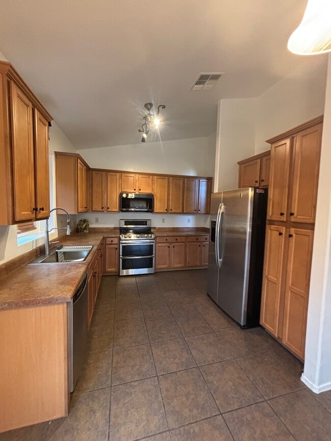 Building Photo - 5305 W Olivine Dr
