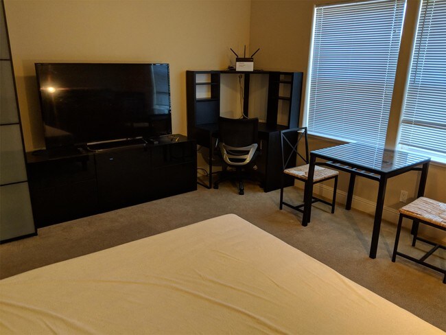 Foto del edificio - 10030 Orange Ave