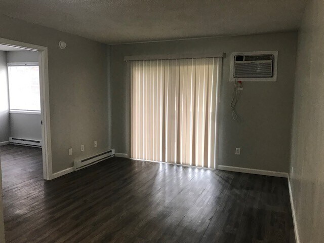 Building Photo - Cute Renovated 1 Bedroom Apartment with Patio