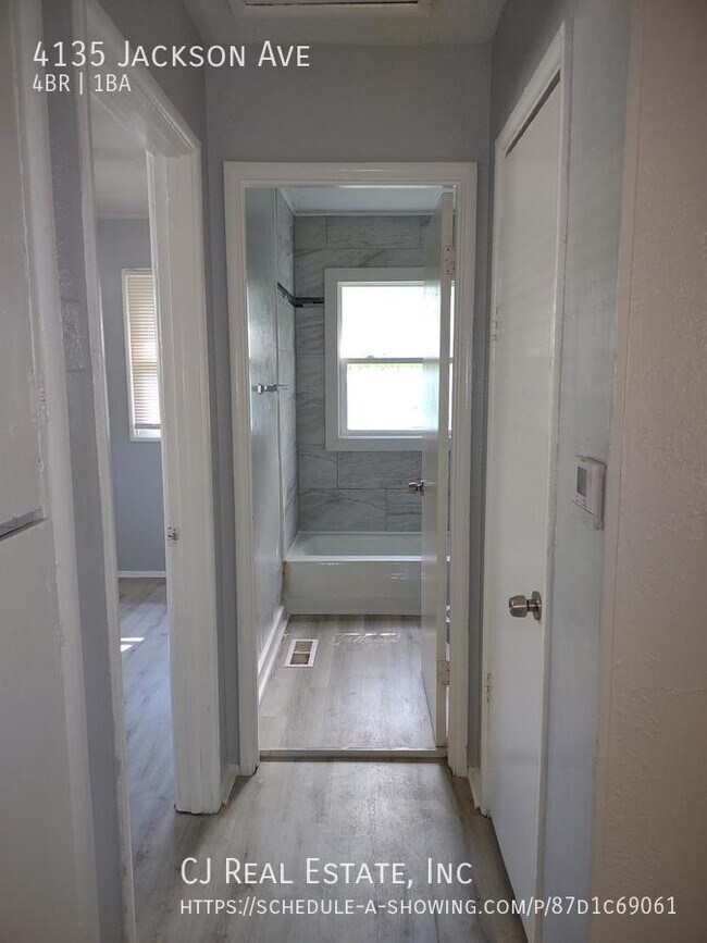 Foto del edificio - 4135 Jackson Ave