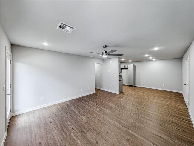 Building Photo - 6603 NW Altus St