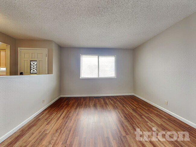 Building Photo - 1465 Van Petten St