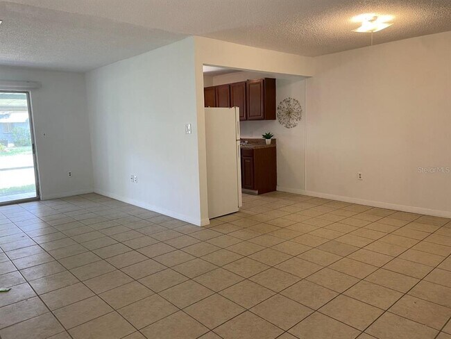 Building Photo - 4160 Fruitville Rd