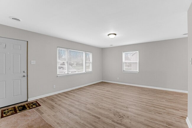 Building Photo - 3 Bedroom 1 Bathroom House for Rent!