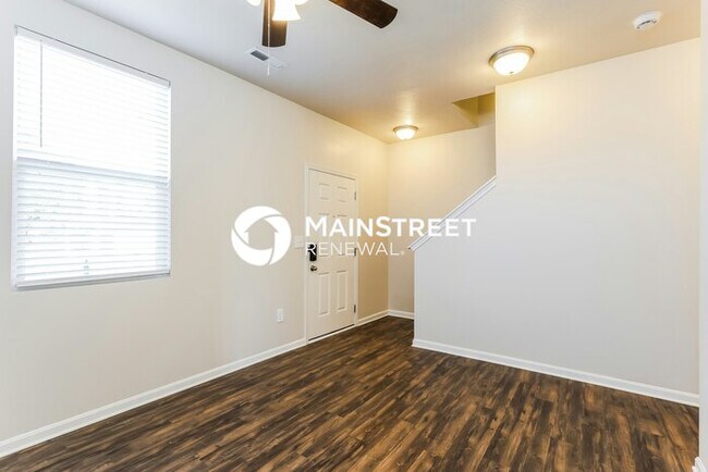 Foto del edificio - 3 Bedroom Pet-Friendly Home in LOUISVILLE, KY with Main Street Renewal