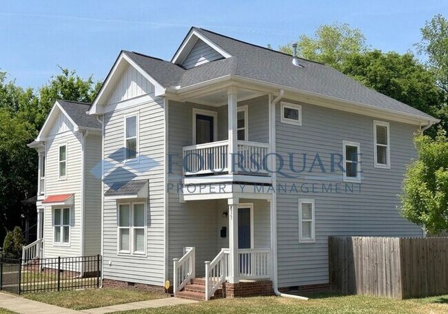 Building Photo - Modern 3-Bed / 2.5-Bath Home with Granite Kitchen, Fenced Yard & Private Balcony – Walkable to Do...