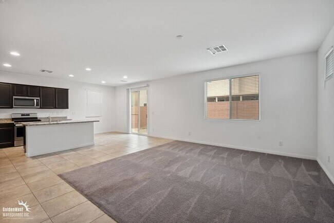 Foto del edificio - Spacious 3Bdm 2.5Ba Home with Open Floor P...
