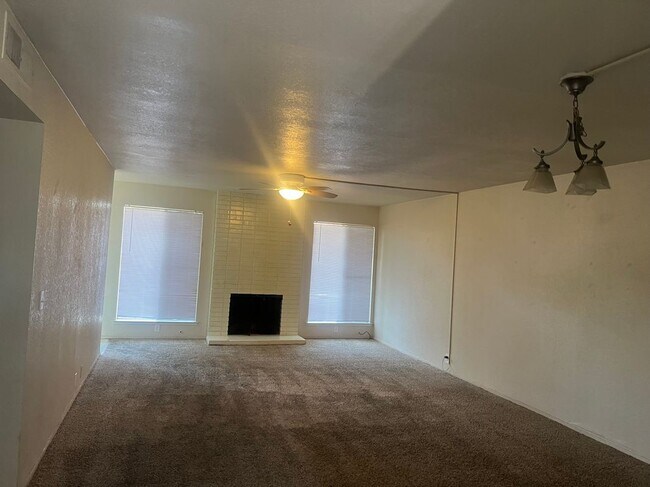 Foto del edificio - 3681 N Fruit Ave
